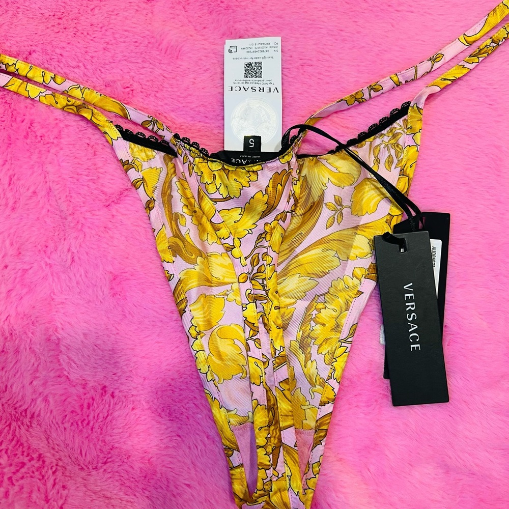 Size 5 original versace